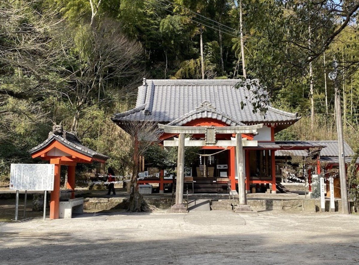 投谷八幡宮 境内全景（仮宮）